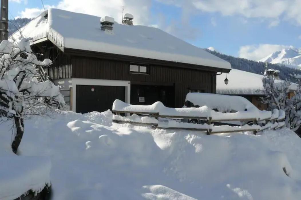Chalet In Morzine Sleeping 12 With Sauna Exterior photo