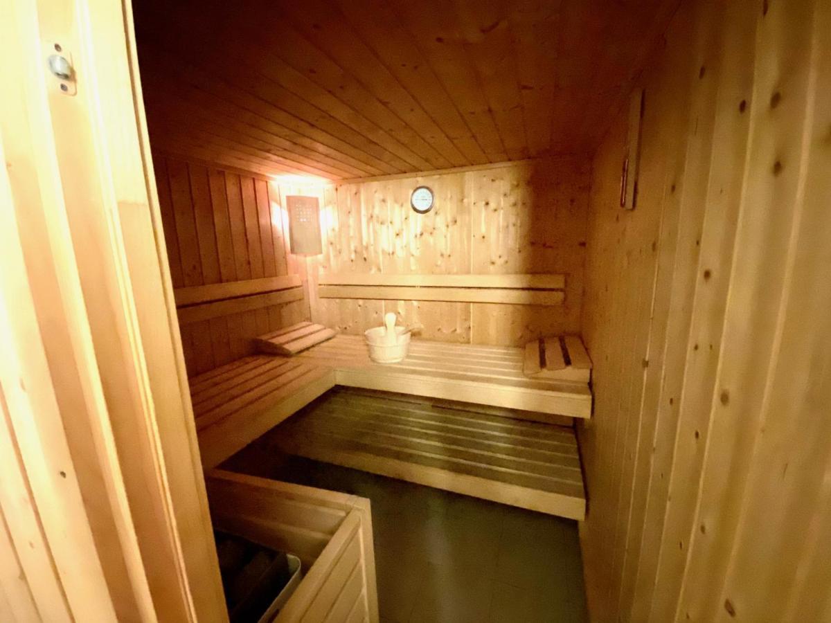 Chalet In Morzine Sleeping 12 With Sauna Exterior photo