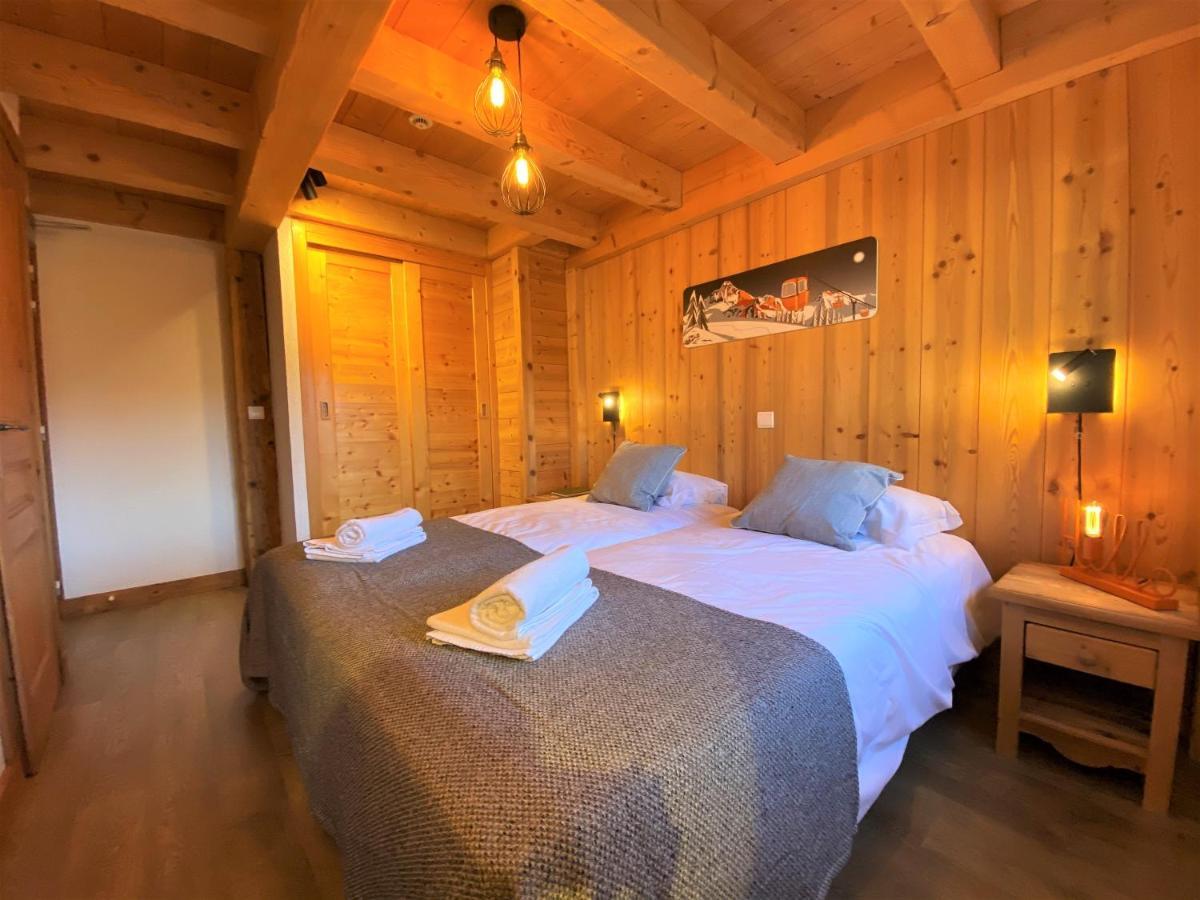 Chalet In Morzine Sleeping 12 With Sauna Exterior photo