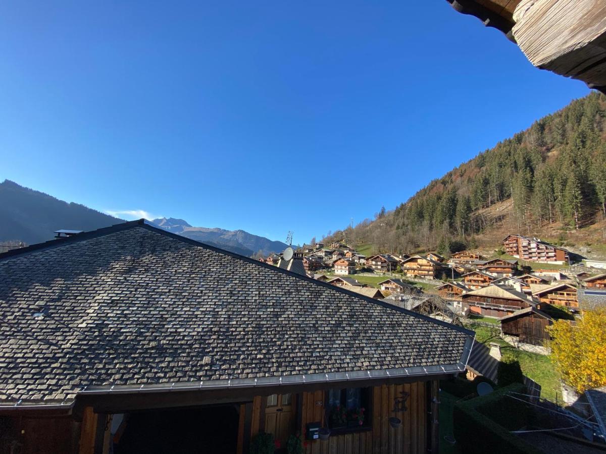 Chalet In Morzine Sleeping 12 With Sauna Exterior photo